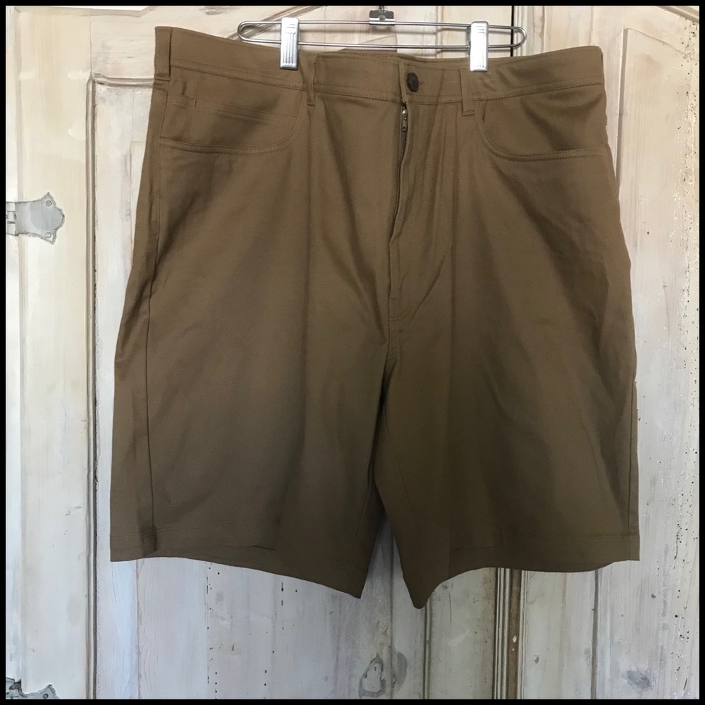 SAVANE SHORTS 🖤